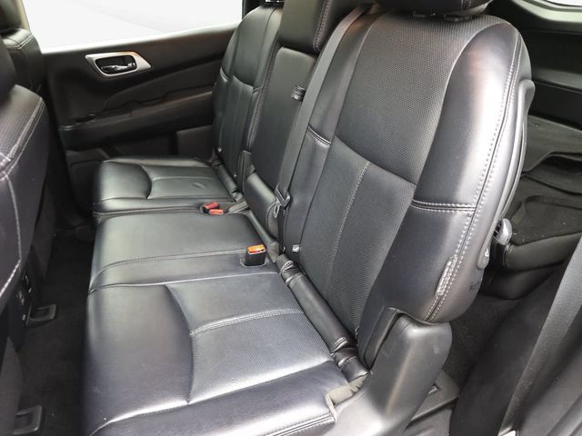 Used 2018 Nissan Pathfinder Platinum FWD image 11