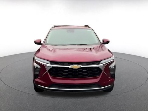 Used 2025 Chevrolet Trax LT w/ LT Convenience Package image 4