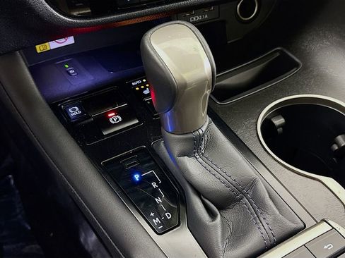 Used 2022 Lexus RX 350L Premium w/ Special Edition image 19