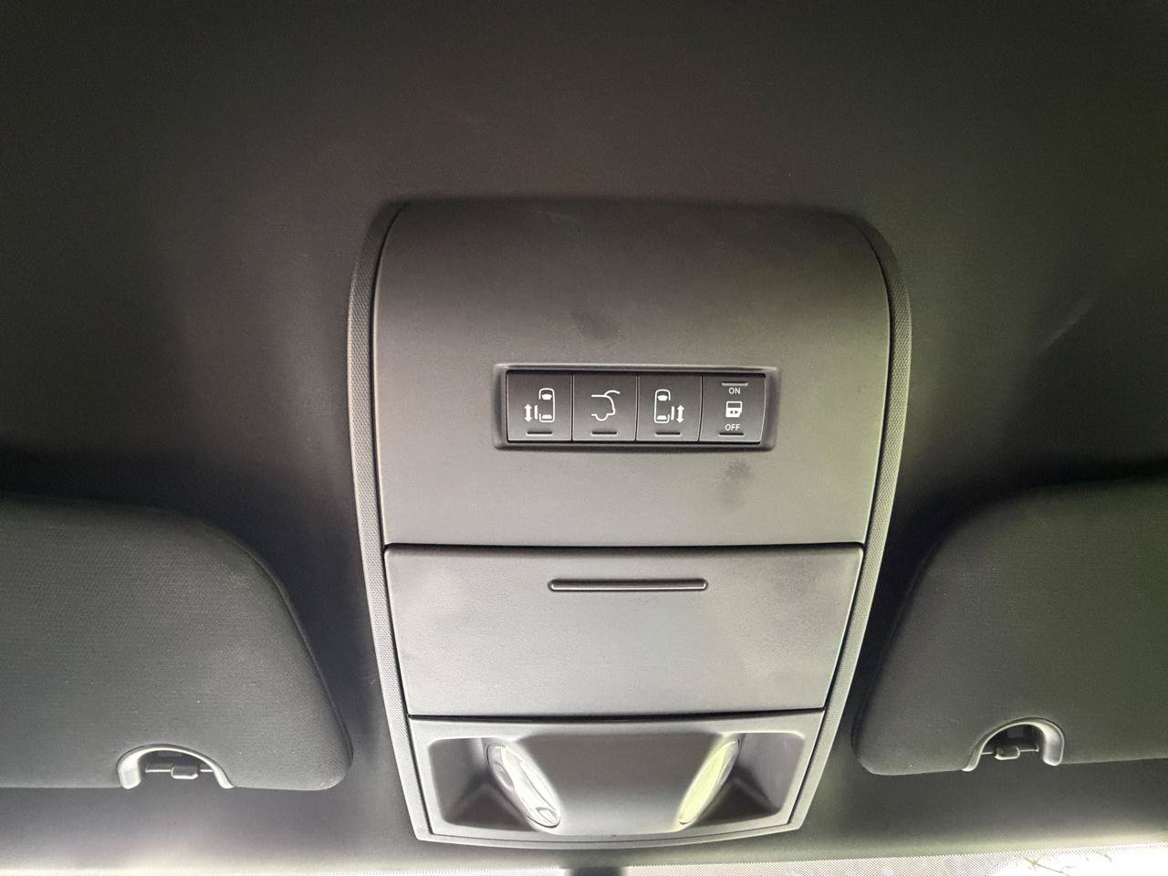 Used 2019 Dodge Grand Caravan SXT FWD image 27