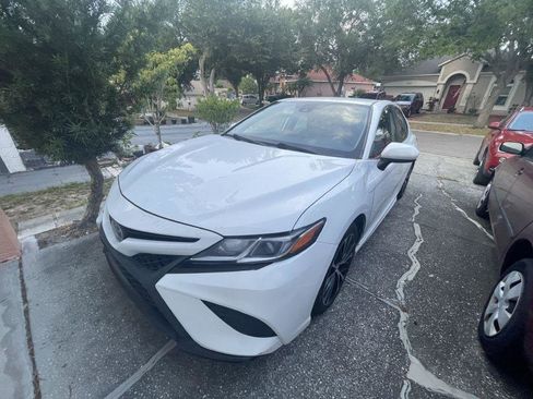Used 2019 Toyota Camry SE FWD image 25