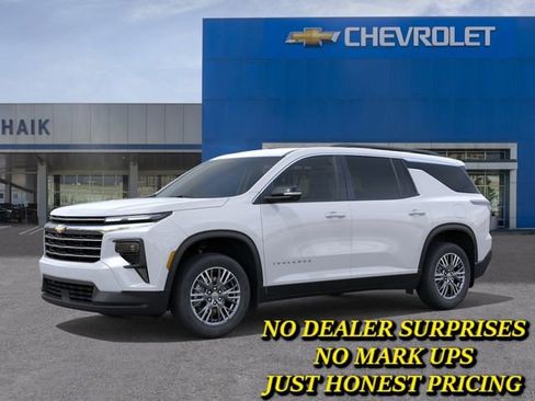 New 2026 Chevrolet Traverse LT w/ LPO, Floor Liner Package FWD image 2