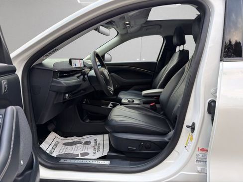 Used 2021 Ford Mustang Mach-E Premium image 9