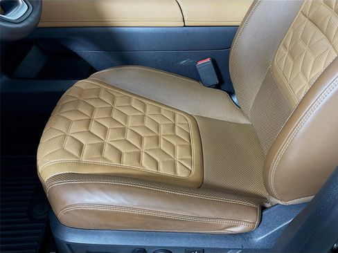 Used 2025 Nissan Armada Platinum Reserve w/ Convenience Package image 13