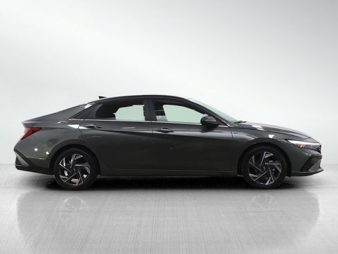 Used 2024 Hyundai Elantra SEL w/ Convenience Package image 6