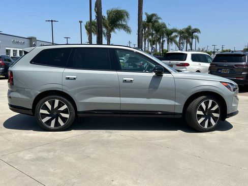New 2025 Volvo EX90 Plus image 3