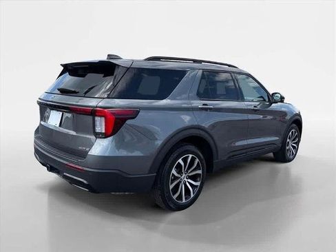 Certified 2025 Ford Explorer ST-Line AWD/4WD image 5