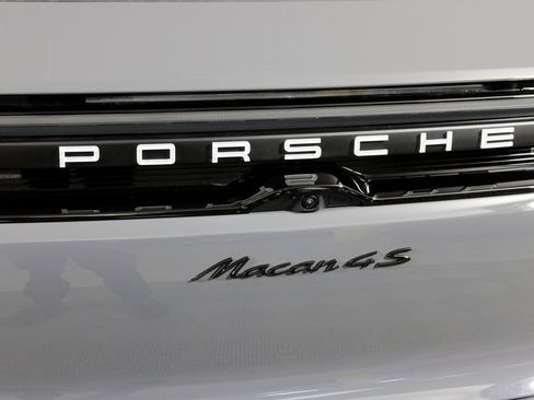 Certified 2025 Porsche Macan 4S Electric image 14