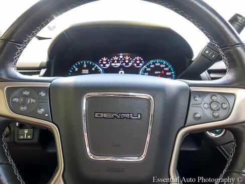 Used 2017 GMC Yukon XL Denali w/ Open Road Package AWD/4WD image 18