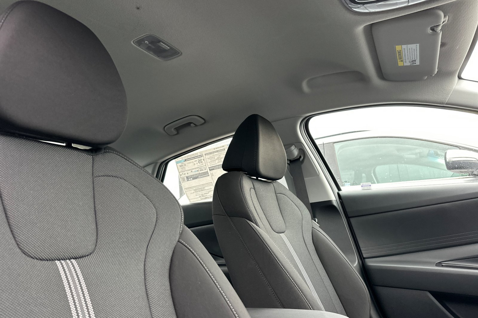 Used 2026 Hyundai Elantra SE FWD image 15
