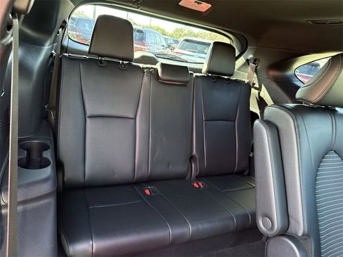 Used 2024 Toyota Highlander XSE image 24