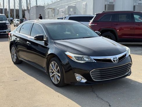 Used 2014 Toyota Avalon Limited image 4