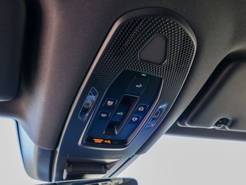 New 2025 Porsche Cayenne image 21