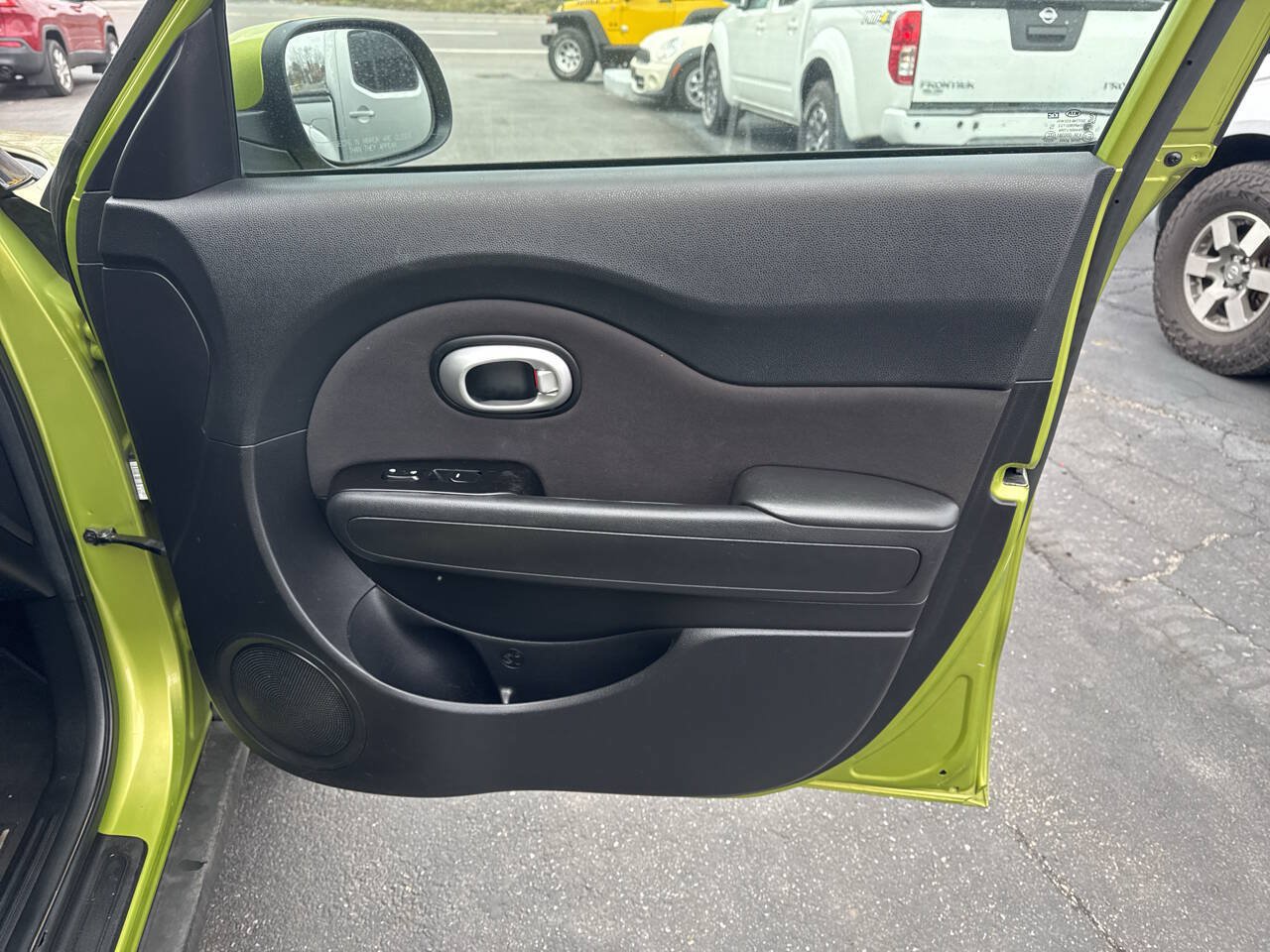 Used 2015 Kia Soul FWD image 25