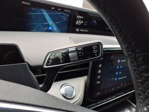 Certified 2024 Lincoln Nautilus Reserve w/ Equipment Group 202A image 14