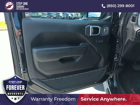 Used 2025 Jeep Gladiator Sport AWD/4WD image 18