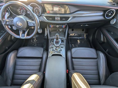 Used 2023 Alfa Romeo Stelvio Estrema image 13