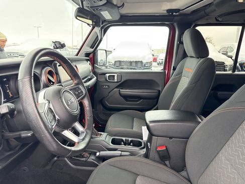 Used 2021 Jeep Gladiator Mojave w/ Cold Weather Group image 13