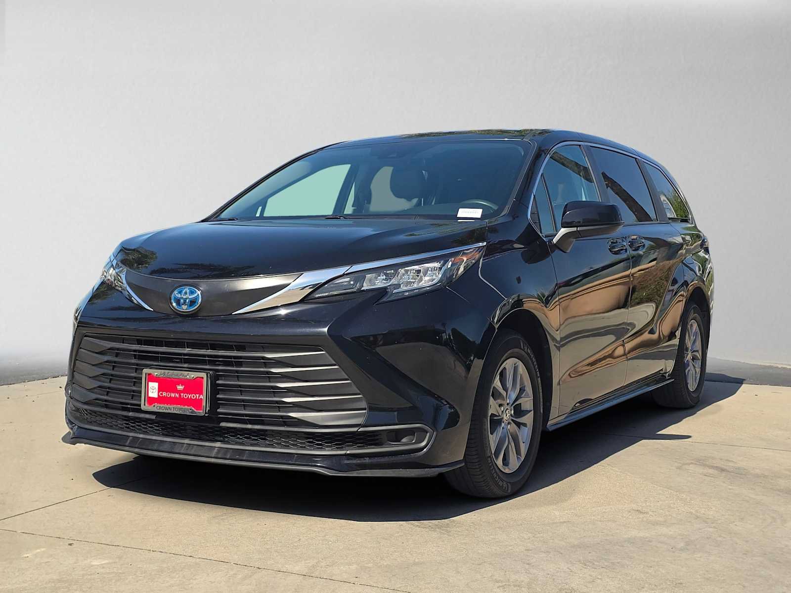 Certified 2023 Toyota Sienna LE FWD image 7