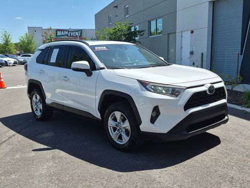 Used 2019 Toyota RAV4 XLE w/ Convenience Package image 3