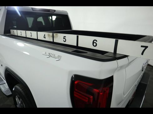 Used 2024 GMC Sierra 1500 SLT image 18