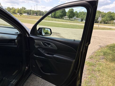 Used 2018 Chevrolet Traverse LT w/ LPO, Floor Liner Package AWD/4WD image 35