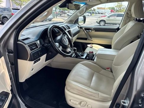 Certified 2020 Lexus GX 460 Premium w/ Premium Package AWD/4WD image 10