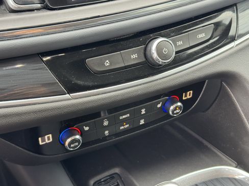 Used 2020 Buick Enclave Essence w/ LPO, Floor Liner Package FWD image 20