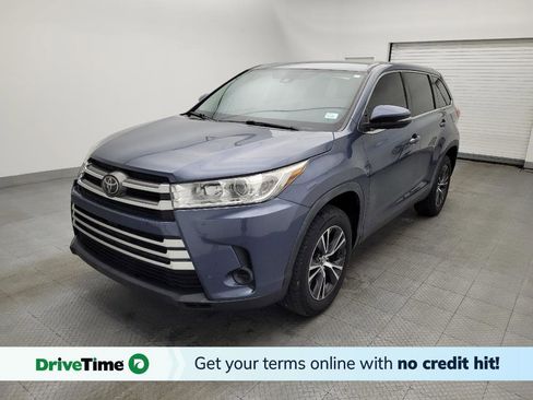 Used 2019 Toyota Highlander LE FWD image 1