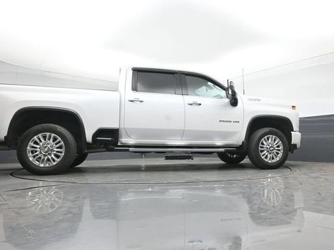 Used 2021 Chevrolet Silverado 2500 High Country w/ Z71 Off-Road Package AWD/4WD image 17