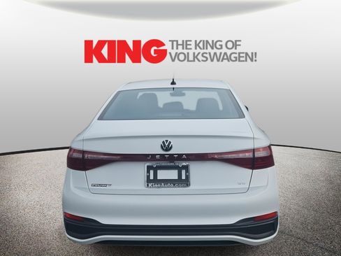 New 2026 Volkswagen Jetta SE image 4