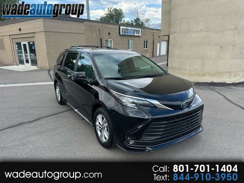 Used 2025 Toyota Sienna XLE w/ XLE Plus Package AWD/4WD image 1