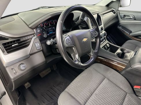 Used 2019 Chevrolet Suburban LS image 10