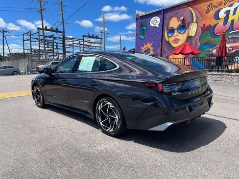 Used 2024 Hyundai Sonata SEL w/ Convenience Package FWD image 3