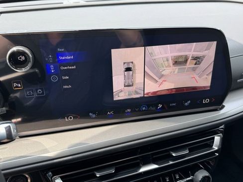 New 2026 Chevrolet Traverse LT w/ Driver Confidence Package image 3