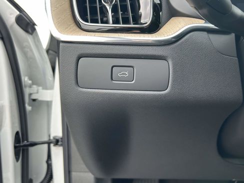 New 2026 Volvo XC60 B5 Plus w/ Protection Package Premier image 21