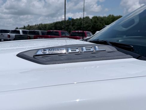 Used 2024 Chevrolet Silverado 2500 Custom w/ Custom Value Package AWD/4WD image 10