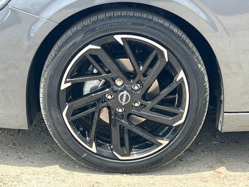 New 2026 Nissan Sentra SR FWD image 32