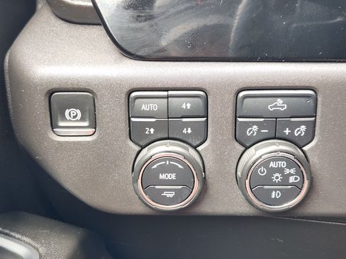 Used 2024 Chevrolet Silverado 1500 LT Trail Boss w/ Protection Package AWD/4WD image 23