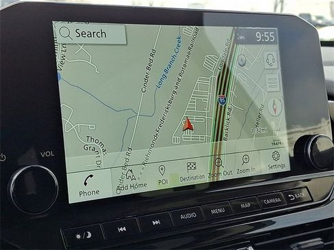 Used 2025 Nissan Pathfinder SL image 17