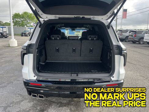 Used 2024 Chevrolet Traverse RS AWD/4WD image 5