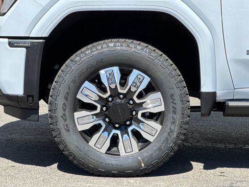 New 2026 GMC Sierra 2500 Denali w/ Denali Reserve Package AWD/4WD image 32