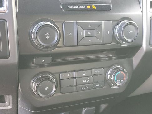 Used 2015 Ford F150 XLT image 27