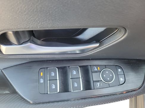 Used 2026 Nissan Kicks SR FWD image 16