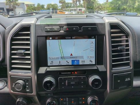 Used 2017 Ford F150 Platinum w/ Equipment Group 701A Luxury AWD/4WD image 25