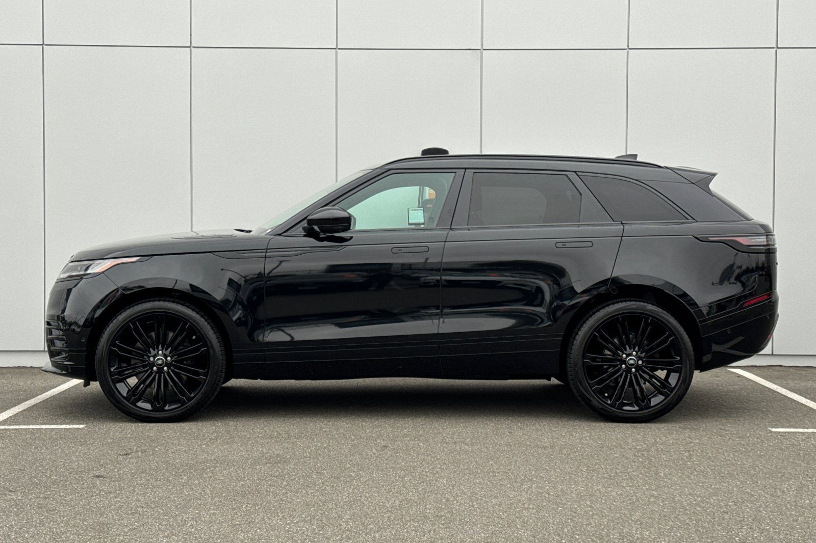 Certified 2026 Land Rover Range Rover Velar Dynamic SE AWD/4WD image 2
