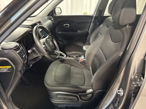 Used 2019 Kia Soul w/ Convenience Package image 3