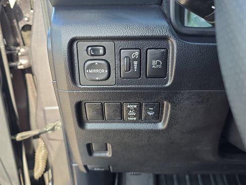 Used 2022 Toyota 4Runner SR5 Premium w/ Moonroof Package AWD/4WD image 23