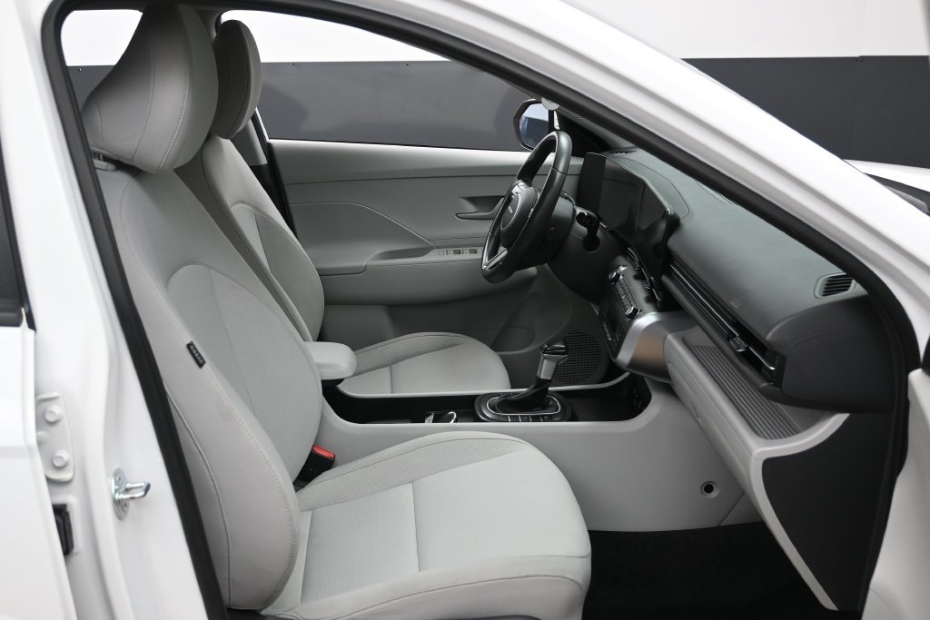 Used 2025 Hyundai Kona SEL AWD/4WD image 28