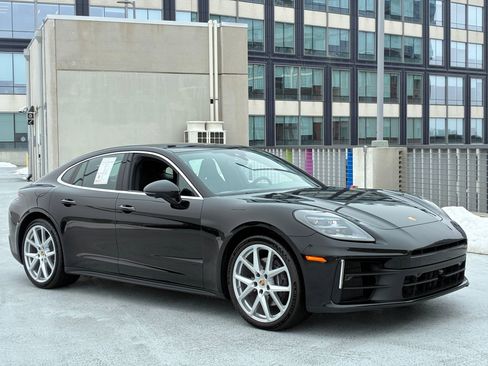 Certified 2025 Porsche Panamera image 7